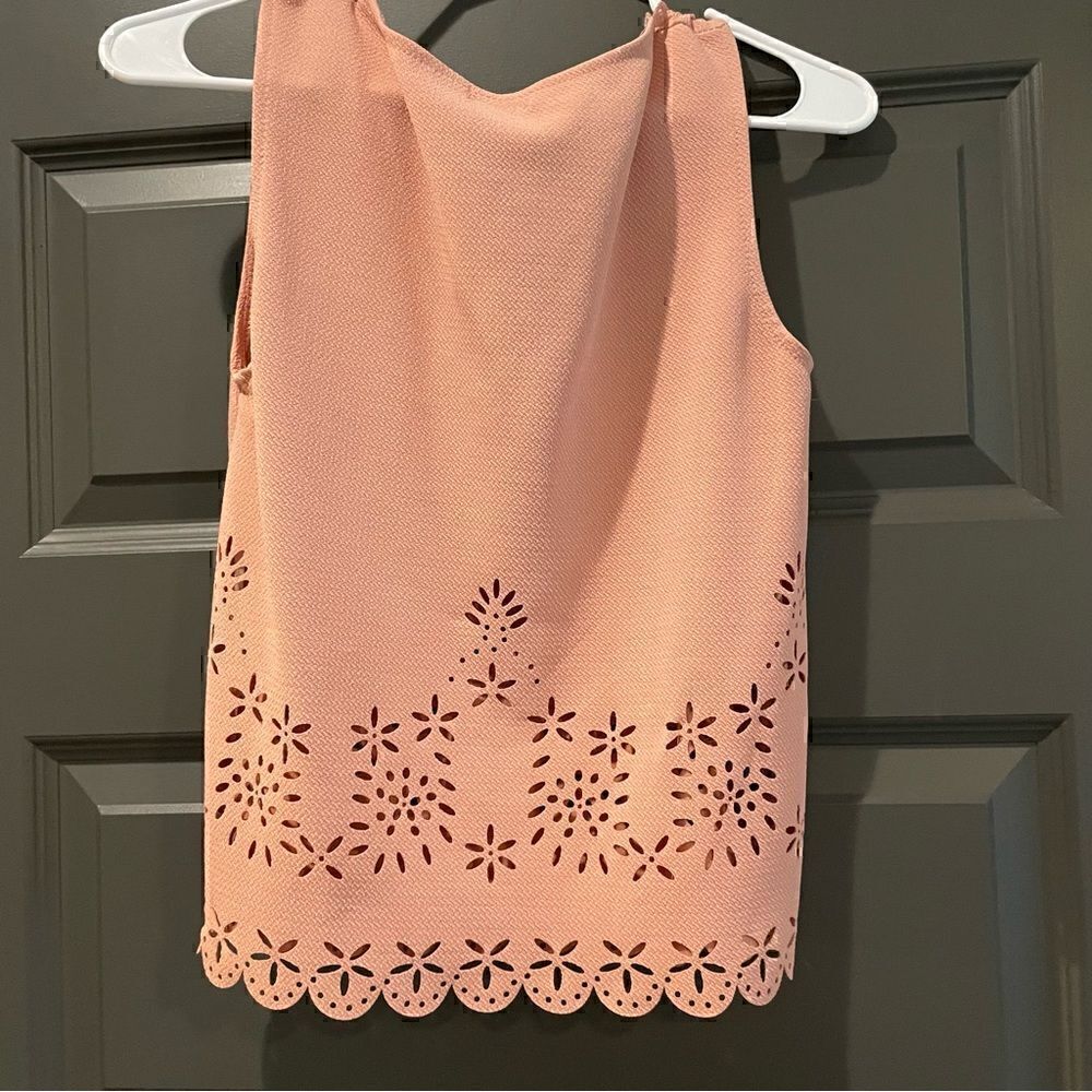 Pink top   - Picture 4 of 5